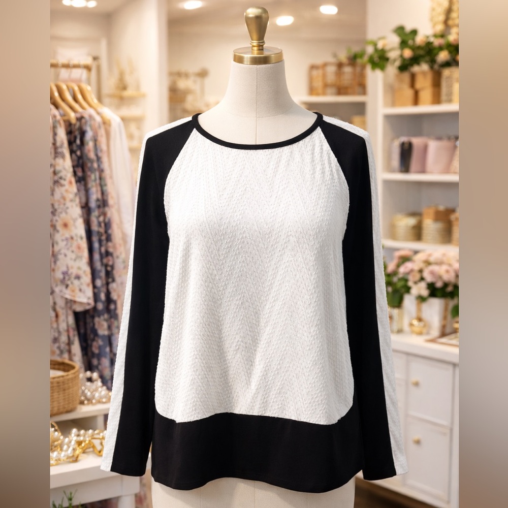 RACHEL ROY BLACK & WHITE TEXTURED CONTRAST TOP